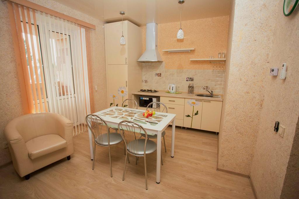 Molex Apartments 2 Τσέρνιγκοφ Δωμάτιο φωτογραφία